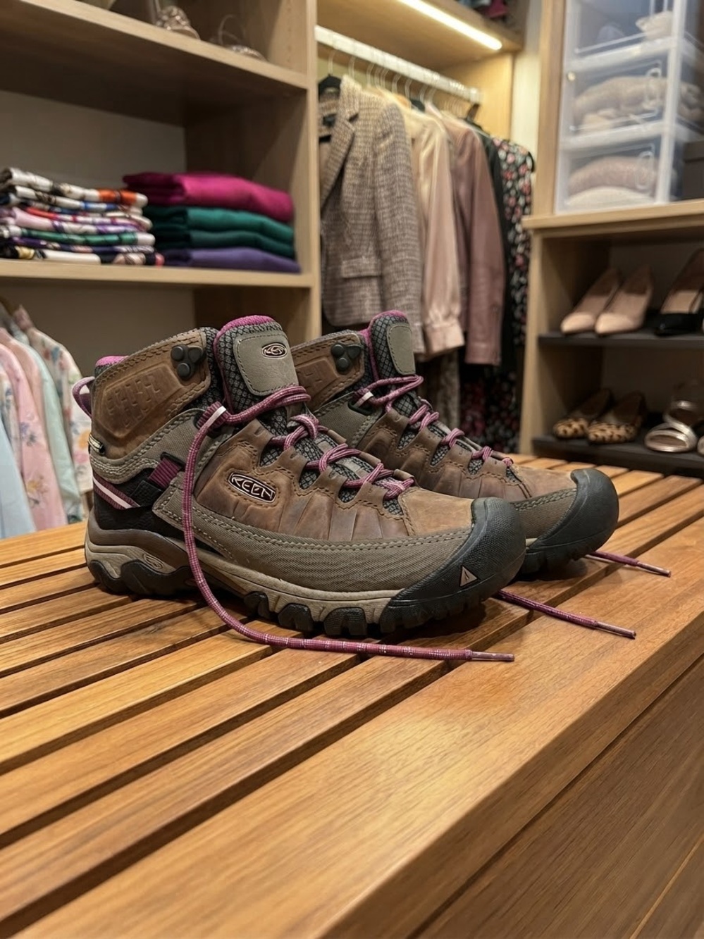 KEEN Ladies Brown Hiking Boots with Pink Laces